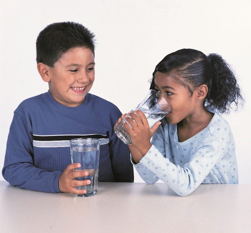 Kids drinking water